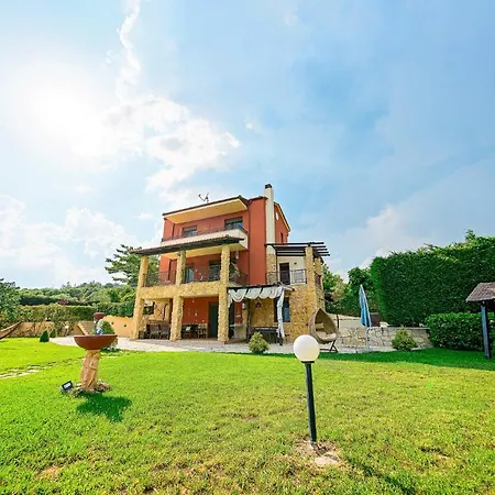 Villa Mariellie Néa Péramos