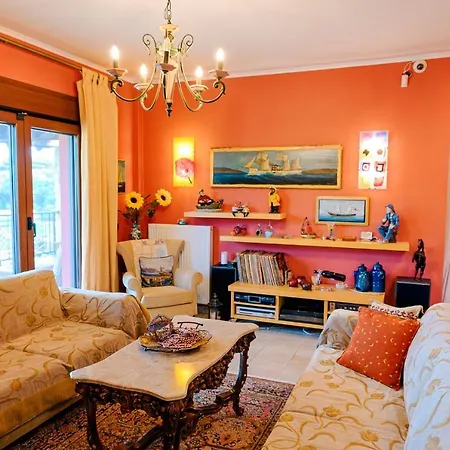 Mariellie Villa Néa Péramos