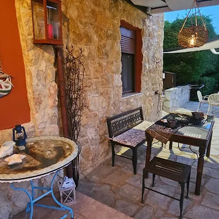 Mariellie Néa Péramos