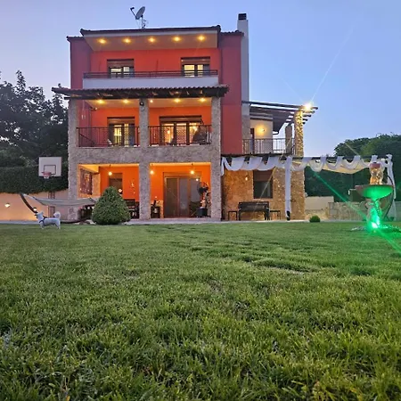 Mariellie Villa *
