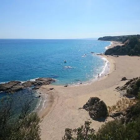 Mariellie Néa Péramos