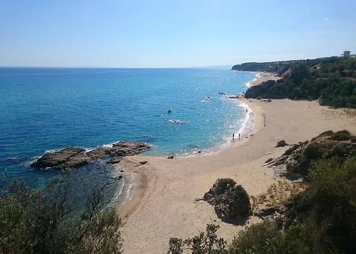 Mariellie Néa Péramos